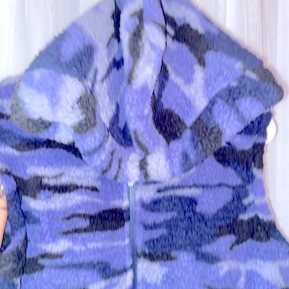 NWOT ZENANA HOODED VEST - Picture 9 of 12